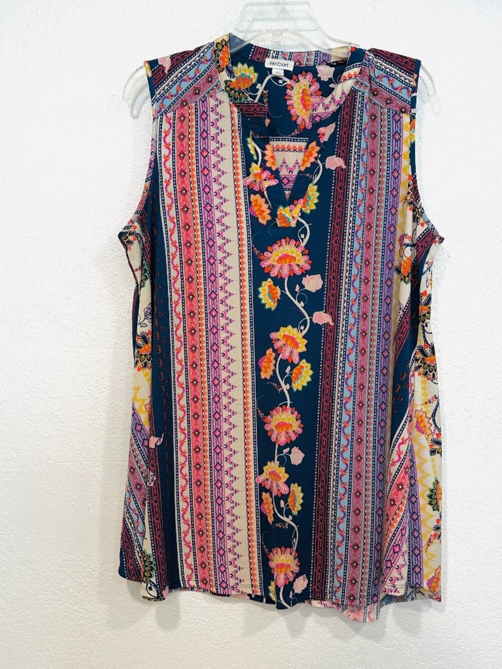 Westport Sleeveless Tunic Top V-NecK Stretch Floral MultiColor Hi-Lo Hem Size 1X
